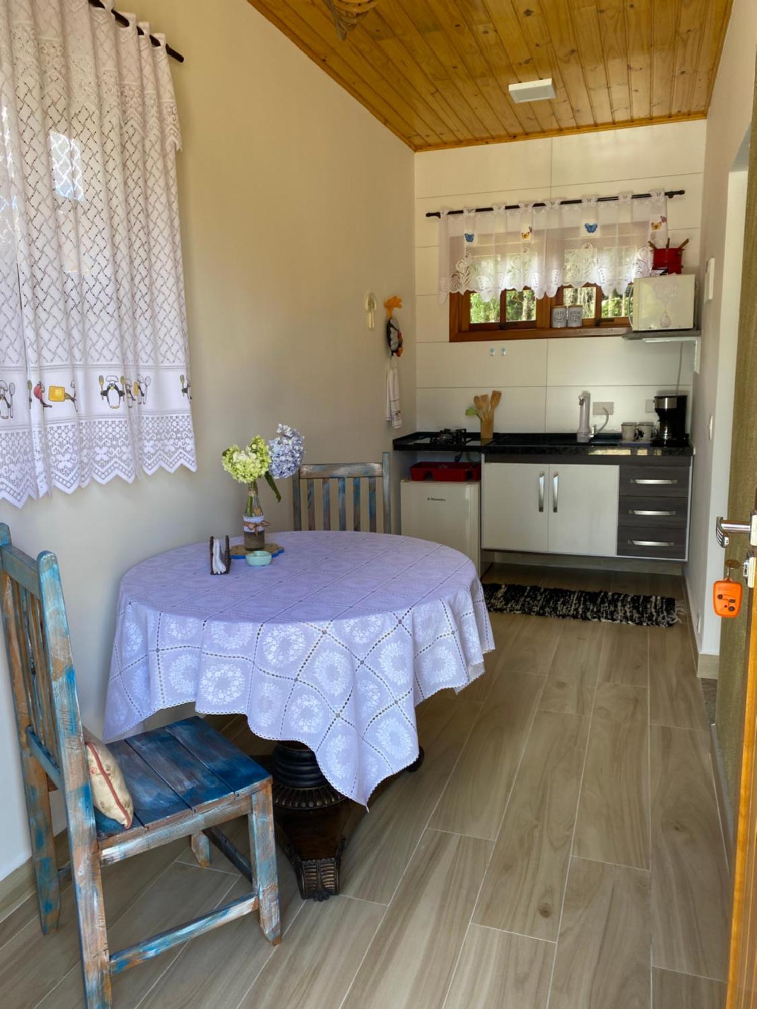 Casa Aconchegante Na Montanha Daire Campos do Jordao Dış mekan fotoğraf